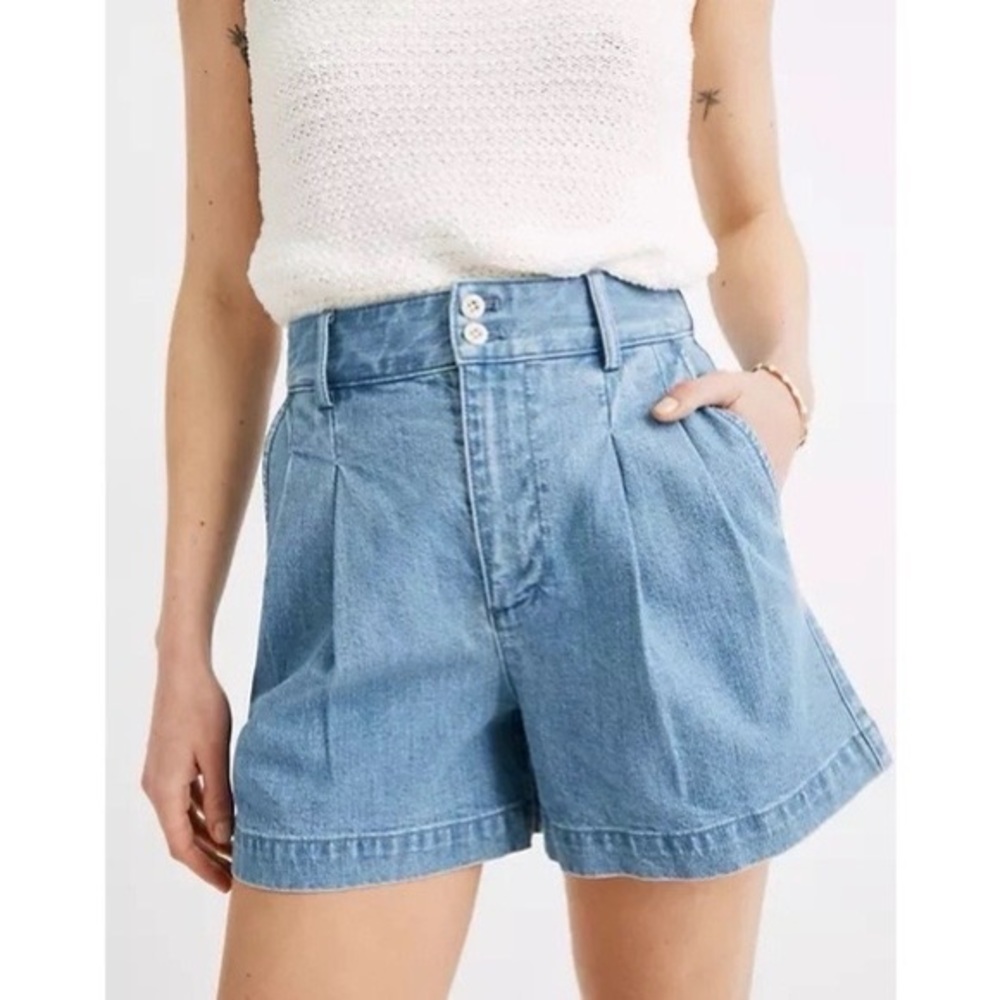 SOLD❣️ Denim Pleated Shorts ✨ Lucinda Wash